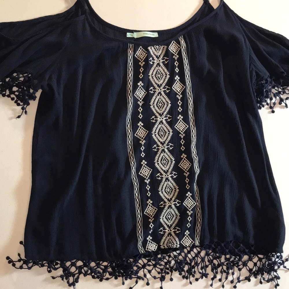 LARGE Maurices Women’s Junior Cut Out Shoulder Navy Blue & White W/Fringe